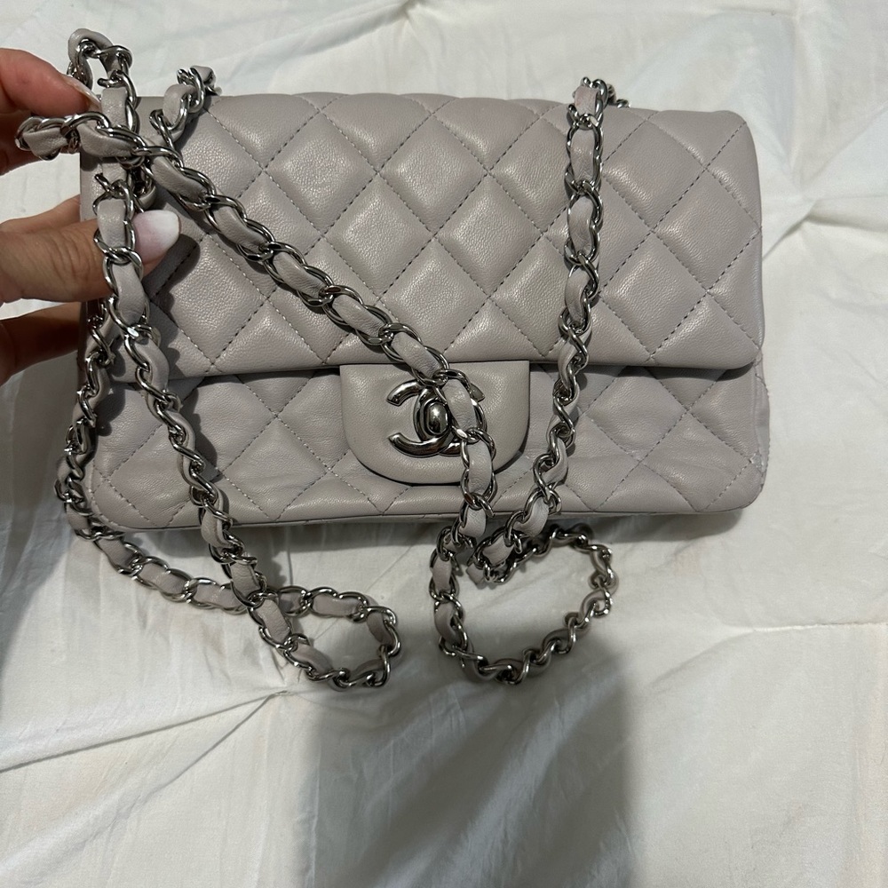Timeless classic Channel leather bag - Picture 2 of 4